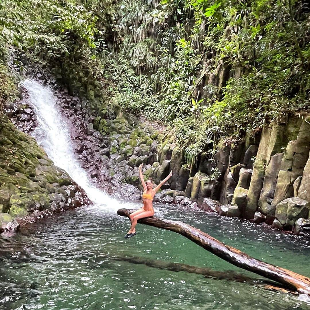 サラ・サンパイオさんのインスタグラム写真 - (サラ・サンパイオInstagram)「Chasing waterfalls」1月7日 1時09分 - sarasampaio