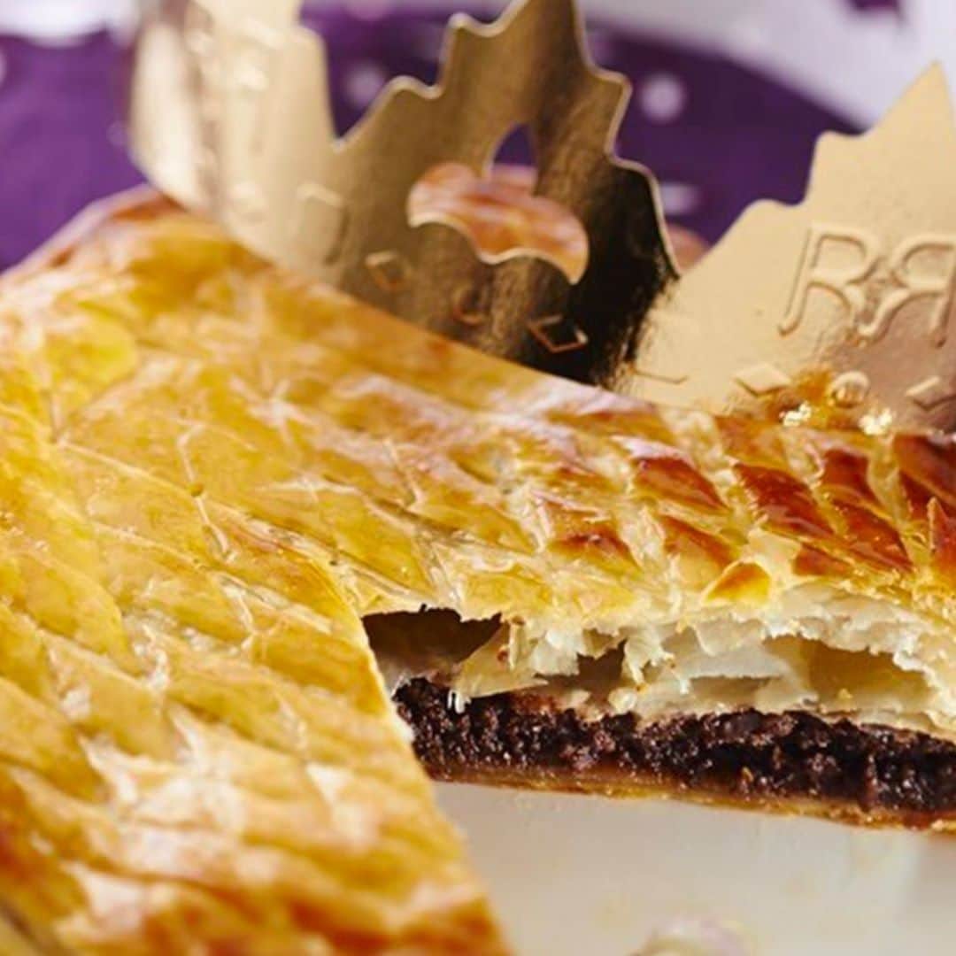 auchan_franceさんのインスタグラム写真 - (auchan_franceInstagram)「Vous êtes plutôt du genre classique avec la galette à la frangipane, ou vous allez vous laisser tenter avec une garniture au chocolat ou pistache/framboise ?  #Jaimelagalette #GaletteDesRois」1月7日 1時19分 - auchan_france