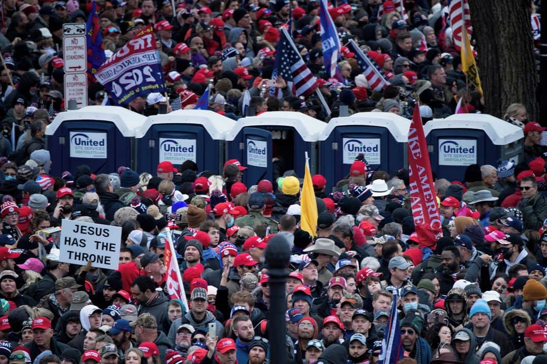 AFP通信さんのインスタグラム写真 - (AFP通信Instagram)「AFP Photo - Trump backers rally in Washington ahead of vote certification - 📷olivier_douliery (1) 📷 bsmialowski (2->6)⁣ ⁣ ⁣ .⁣ Hundreds of Donald Trump's supporters began massing in Washington on Tuesday, a day ahead of a protest called by the outgoing US president who refuses to concede defeat in November's election.⁣ .⁣ Coming from all corners of America, the demonstrators said they had answered Trump's appeal to gather in the capital Wednesday, when the US Congress is expected to certify President-elect Joe Biden's election victory.⁣ .⁣ Trump has confirmed he will address the rally, urging followers on Twitter to "arrive early" for his 11:00 am (1600 GMT) speech, to be given at a site near the White House.⁣ .⁣ Last month he tweeted that supporters should head to Washington for what he promised would be a "wild" day of protests.⁣ .⁣ Large parts of the downtown area were boarded up, with shops and businesses shuttered by the virus and amid fears of a repeat of the violence that rocked the city during racial-justice protests last year.  . #trump」1月7日 1時21分 - afpphoto