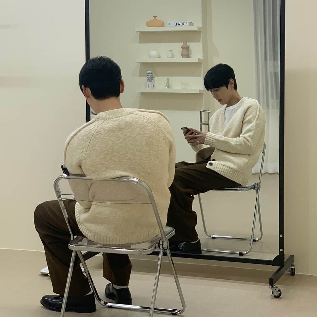 ミンヒョン さんのインスタグラム写真 - (ミンヒョン Instagram)「👦🏻👦🏻」1月7日 1時35分 - optimushwang