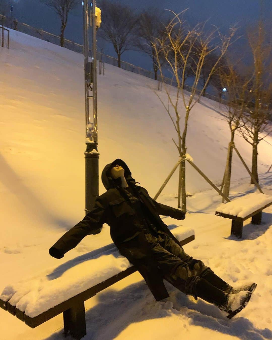 チン・ソヨンのインスタグラム：「❄️🌒」
