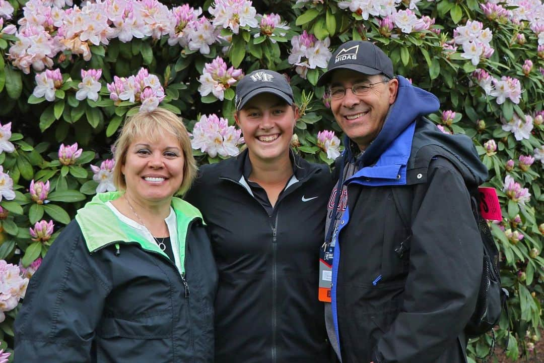 ジェニファー・クプチョのインスタグラム：「Last night we lost a great man in our lives. My uncle Ken was one of my brother and I’s greatest supporters on and off the golf course. He was always there ready to cheer us on whether in person or cheering from home. I know that’s not going to change, because he will still be cheering from above.  From the adventures, lessons of nature, encouraging texts, smiles, and the love you had for everyone around you, Uncle Ken you will be missed 💕」