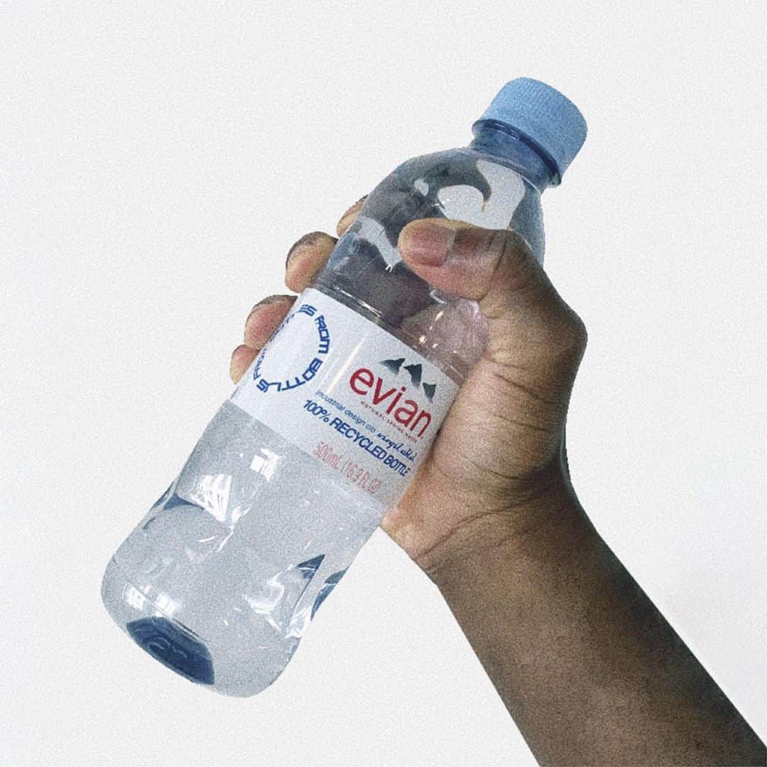 evianさんのインスタグラム写真 - (evianInstagram)「“It was a real challenge to take on the redesign of the evian bottle; an image which is so commonplace in our culture. I wanted to create a shape that was as iconic as the evian brand, whilst representing how the product has been reinvented using old bottles. ​ It is now more important than ever to practice sustainability; I believe we all have the power to challenge the status quo and to change our future for the better.”​ ​ #evian #evianxvirgilabloh #virgilabloh​」1月7日 1時30分 - evianwater