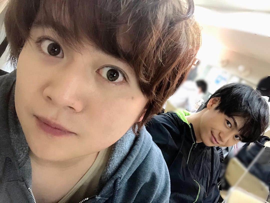 小澤亮太さんのインスタグラム写真 - (小澤亮太Instagram)「ナナマルサンバツ 、無事初日迎えられました。  ご来場頂いた皆様、いつも応援していただいてる皆様、ありがとうございます🙇‍♀️  皆様の前でお芝居ができて、拍手や笑う声、感激でした。  きっと毎公演、安堵と幸せなのかと思います。  除菌等、徹底していきます❗️  明日も公演、頑張りますね😄  #ナナマルサンバツ #舞台 #博品館劇場 #西井幸人 #笹島学人」1月7日 1時53分 - ozawa_ryota