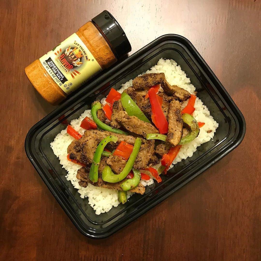 Flavorgod Seasoningsさんのインスタグラム写真 - (Flavorgod SeasoningsInstagram)「Flavor God Meal Prep! Steak over cauliflower rice 🥩🍚 by @kdub1472⁠ -⁠ Add delicious flavors to your meal preps!⁠ Click link in the bio -> @flavorgod  www.flavorgod.com⁠ -⁠ Flavor God Seasonings are:⁠ ➡ZERO CALORIES PER SERVING⁠ ➡MADE FRESH⁠ ➡MADE LOCALLY IN US⁠ ➡FREE GIFTS AT CHECKOUT⁠ ➡GLUTEN FREE⁠ ➡#PALEO & #KETO FRIENDLY⁠ -⁠ #food #foodie #flavorgod #seasonings #glutenfree #mealprep #seasonings #breakfast #lunch #dinner #yummy #delicious #foodporn」1月7日 2時02分 - flavorgod