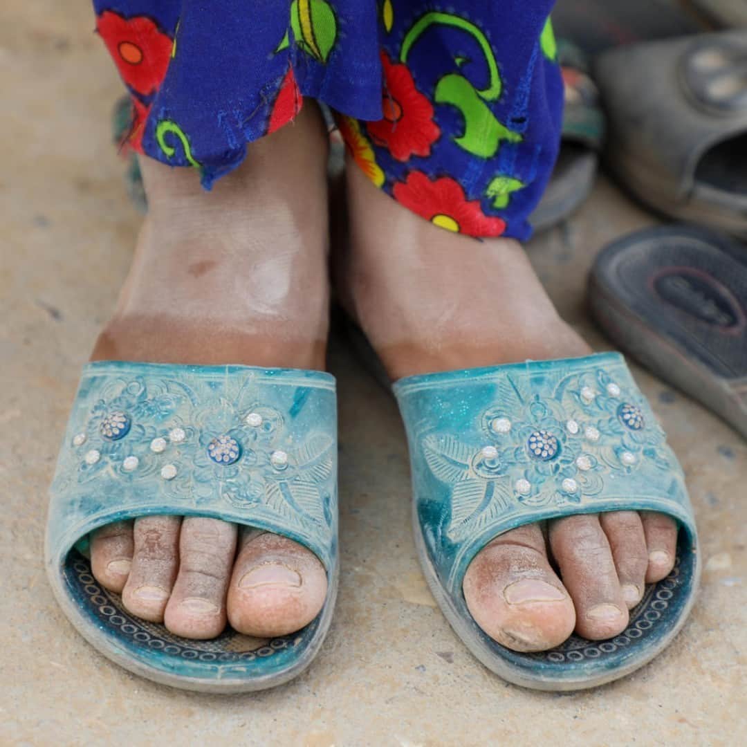 unicefさんのインスタグラム写真 - (unicefInstagram)「Poverty affects children disproportionately and more brutally with lifelong negative impacts.   We must reimagine a future where every child can live a happy, healthy life. Child benefits, cash or tax transfers, can make all the difference in a child’s wellbeing. #EndChildPoverty   © UNICEF/UNI367302/Fazel」1月7日 2時05分 - unicef
