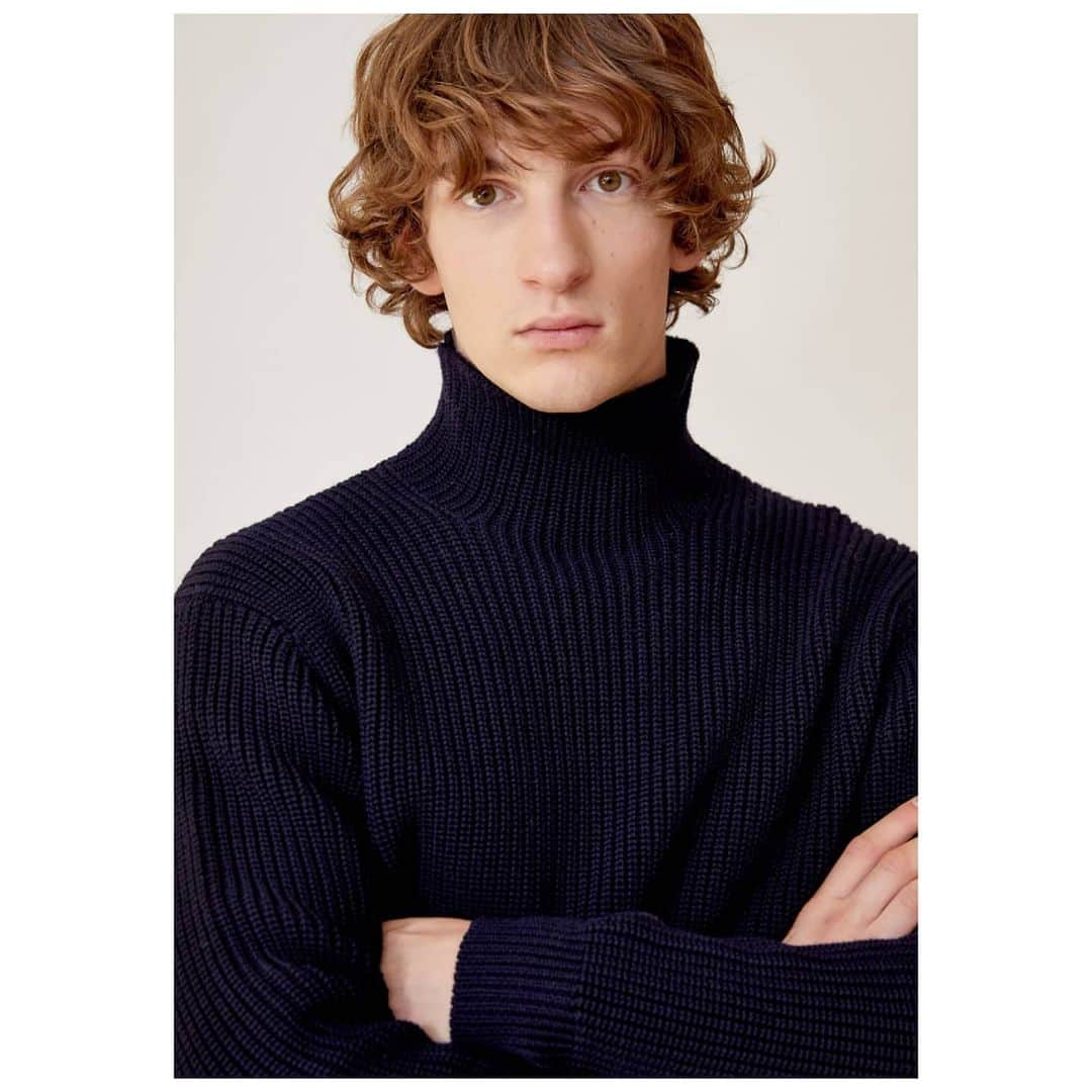 のインスタグラム：「Altea FW20  Perfect cozy knit for this weather, ribbed heavy gauge mock neck in superfine Merino wool. Made in Italy, of course.  #alteamilano #knitwear #madeinitaly」