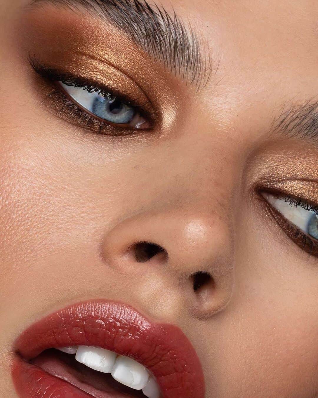 NARSさんのインスタグラム写真 - (NARSInstagram)「Serving looks. Featuring Oil-Infused Lip Tint in Orgasm X and Multiple Stick in South Beach. #regram @riotranslado   Makeup @riotranslado Photographer @katewhytephoto Model @keltiestraith」1月7日 2時28分 - narsissist