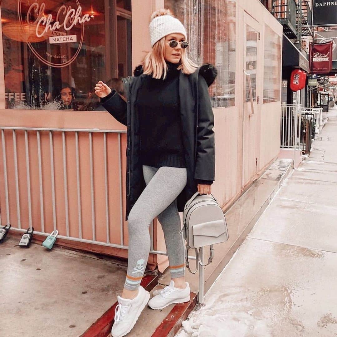 ボトキエのインスタグラム：「a lesson in how to style athleisure by @cheraleelyle & the Cobble Hill backpack」