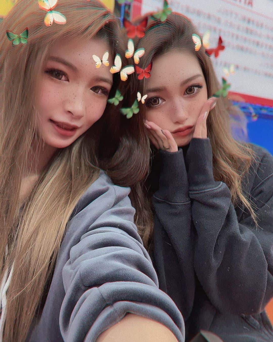 のインスタグラム：「私の我儘に付き合ってくれるけど、盛大に寝坊かまされたからお相子だよ🤫」