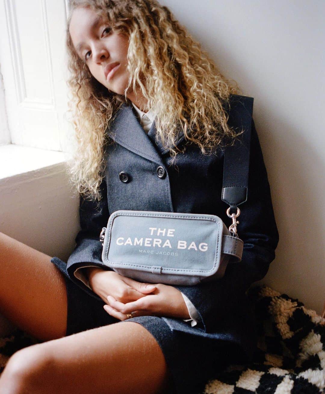 Marc Jacobsのインスタグラム：「Ivy wears THE CAMERA BAG.  Photographed by @ZoraSicher Styled by @Clare_Byrne  November 22, 2020 in New York City.」