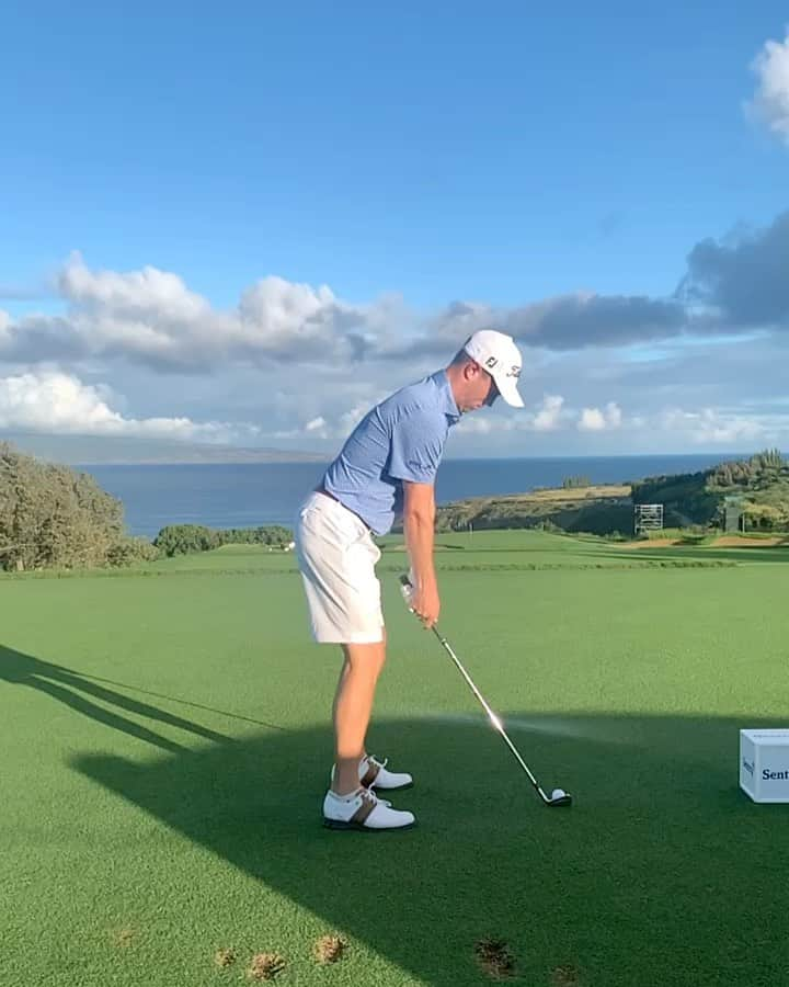 ジャスティン・トーマスのインスタグラム：「My yearly #11 at Kapalua appreciation post. Can’t believe we’re about to get things going again! 2021 LFG 👊🏽 🎥: @mikethomaspga」