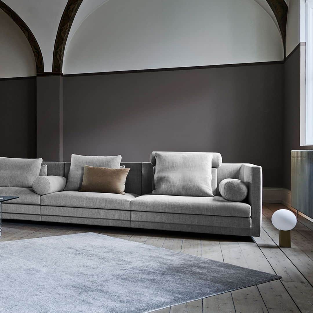 のインスタグラム：「Experience the ultimate floating feeling in Cocoon!⁠ •⁠ •⁠ •⁠ #eilersen #cocoon #eilersenfurniture #myeilersen #interiordesign #homedecor #sofa #danishdesign #inredning #finahem #interiorlovers #interiordesign #modernliving #minimalism #nordiskehjem #nordicinspiration #nordicliving #craftsmanship #luxurylifestyle #boligindretning #designinterior #livingroominspo #boliginspiration #softminimalism #hemindredning #schönerwohnen #nordicminimalism」