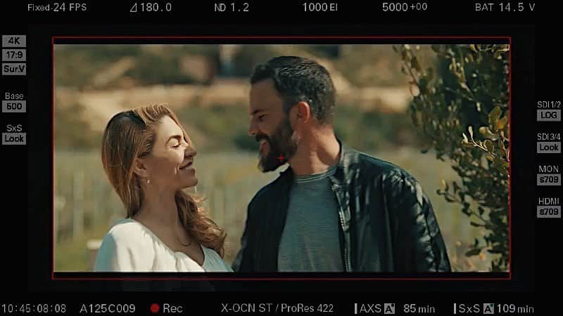 ナタリア・コルドバ・バックリーのインスタグラム：「Juan Diego y Paloma Zamora.   COYOTE January 7th on @cbsallaccess   Can’t wait!」