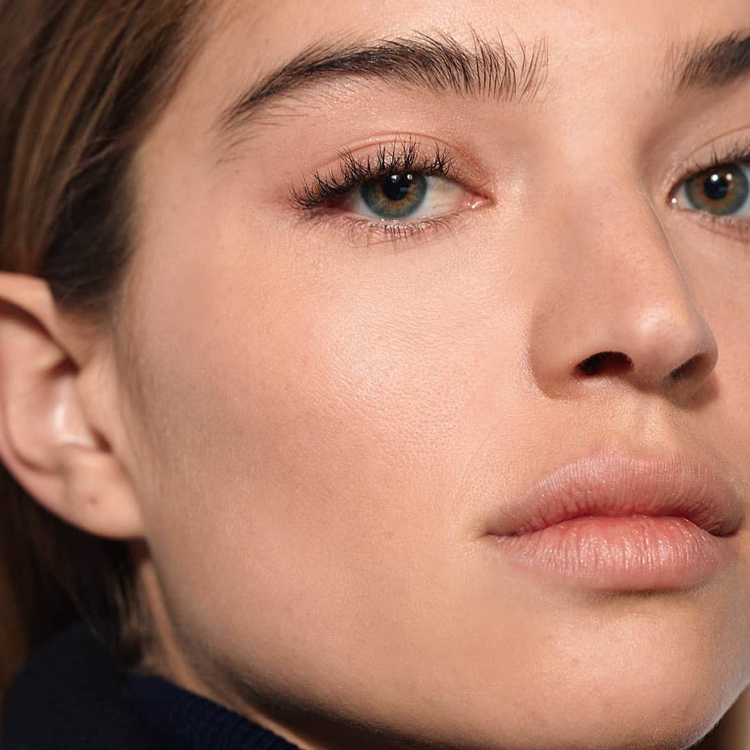 ボビー・ブラウンのインスタグラム：「January face. No makeup makeup. @danielalopezosorio @benritterphoto @hervecb」