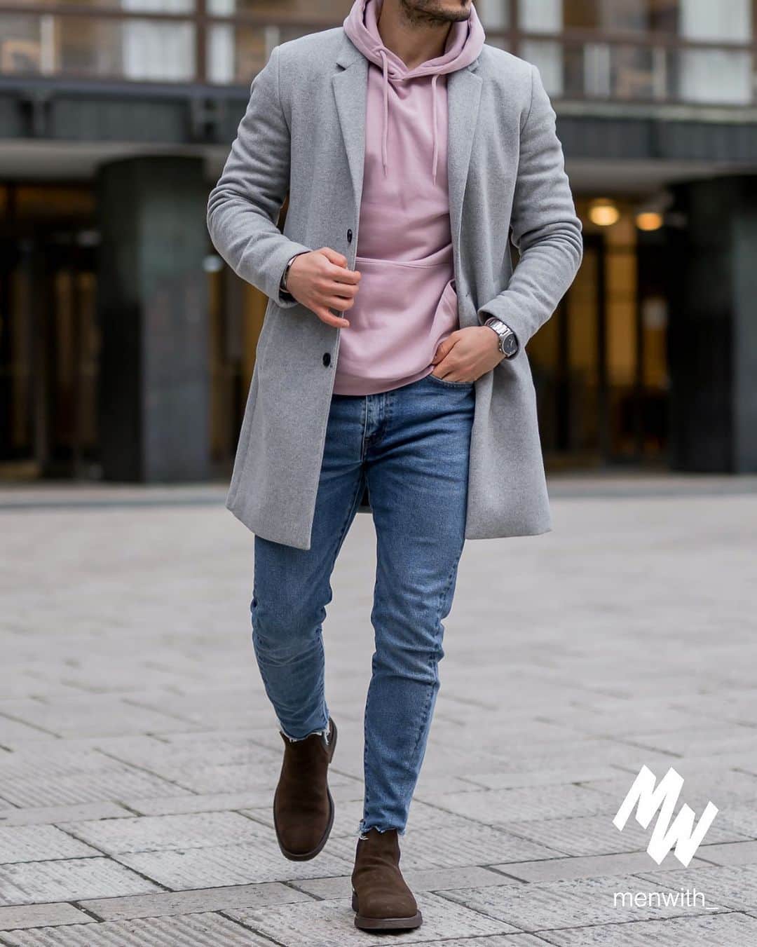 Men Withのインスタグラム：「Very nice photo of our dear friend @iammiari 👌🏽 #menwithstreetstyle」