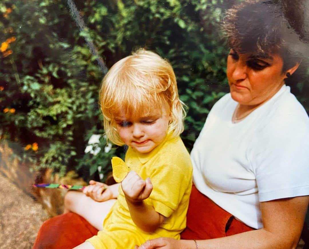 リア・クレインのインスタグラム：「Thank you mum 💕 Rest in peace 💕」