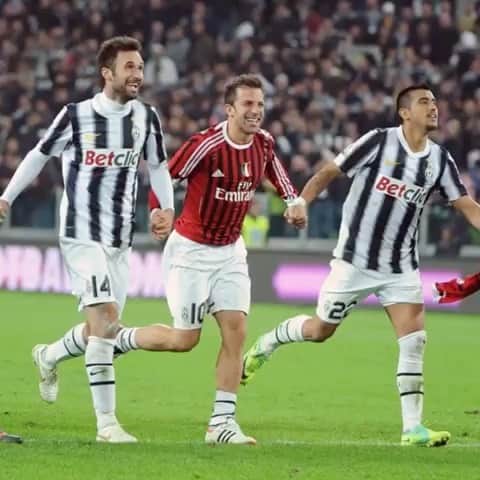 アレッサンドロ・デル・ピエロのインスタグラム：「𝑳’𝒂𝒕𝒕𝒆𝒔𝒂 𝒔𝒕𝒂 𝒑𝒆𝒓 𝒇𝒊𝒏𝒊𝒓𝒆!    @juventus @acmilan @skysport  #adp10 #juventus #milan #skysport」