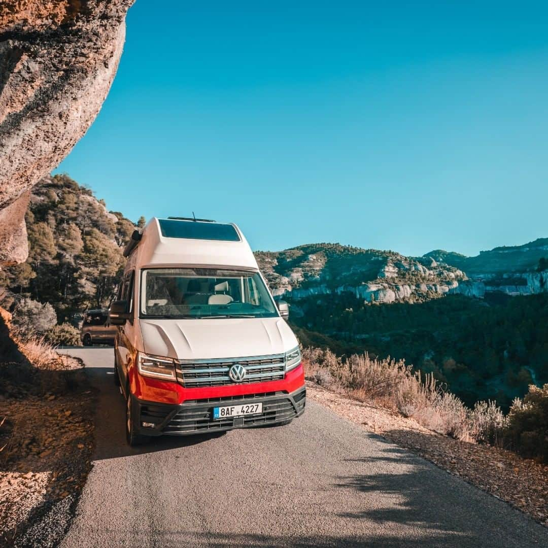 アダム・オンドラさんのインスタグラム写真 - (アダム・オンドラInstagram)「To fit all your life into a van and hit the road is a tremendous experience 🔥 But it can be hell in case your life can’t be easily contained. As much as I love my car VW T6 California, I was really excited and grateful when my partner @volkswagenuzitkovevozy lent us a more spacious upgrade: GRAND California to take us to Spain and be a great companion 🥇 We had a really reliable van, enough space and a pretty comfortable ride! 👌🏼  Pic by @pet.phot   #onthego #adamondra #AO #margalefclimbing #margalef #perfectomundo #volkswagenuzitkovevozy #climbing #climbinglife」1月7日 4時30分 - adam.ondra