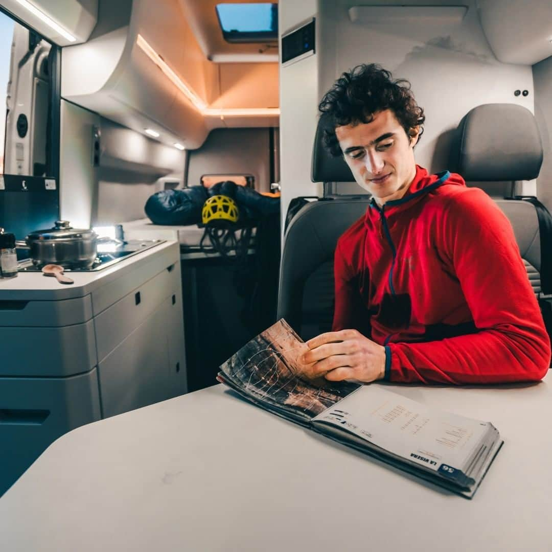 アダム・オンドラさんのインスタグラム写真 - (アダム・オンドラInstagram)「To fit all your life into a van and hit the road is a tremendous experience 🔥 But it can be hell in case your life can’t be easily contained. As much as I love my car VW T6 California, I was really excited and grateful when my partner @volkswagenuzitkovevozy lent us a more spacious upgrade: GRAND California to take us to Spain and be a great companion 🥇 We had a really reliable van, enough space and a pretty comfortable ride! 👌🏼  Pic by @pet.phot   #onthego #adamondra #AO #margalefclimbing #margalef #perfectomundo #volkswagenuzitkovevozy #climbing #climbinglife」1月7日 4時30分 - adam.ondra