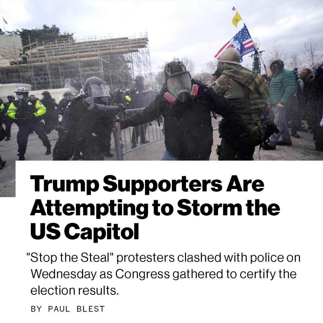 VICEさんのインスタグラム写真 - (VICEInstagram)「BREAKING: Supporters of President Trump broke down barriers and fought with police outside the U.S. Capitol and surrounding buildings as they attempted to storm the halls of Congress to subvert the democratic election of a U.S. President.⁠ ⁠ Multiple videos posted to social media on Wednesday show Trump supporters pushing their way into the capitol as congressional Republicans objected to the official counting of Electoral College votes which made President-elect Joe Biden the winner of the 2020 election.⁠ ⁠⁠ 🔗  Read more at the link in bio. ⁠ 📷: AP Photo/Julio Cortez⁠ Via: @vicenews」1月7日 4時26分 - vice