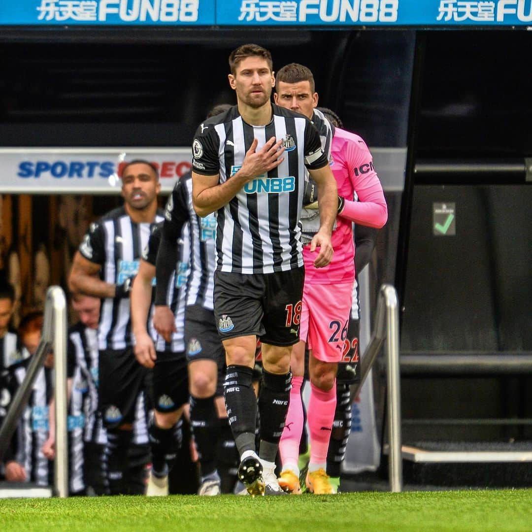 フェデリコ・フェルナンデスのインスタグラム：「@nufc」