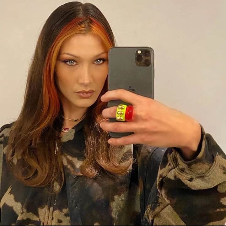 Vogue Beautyさんのインスタグラム写真 - (Vogue BeautyInstagram)「New year, new hair! @bellahadid debuted a new Ginger Spice-inspired look that's taking us way back in the best way. Tap the link in our bio for details.」1月7日 4時35分 - voguebeauty