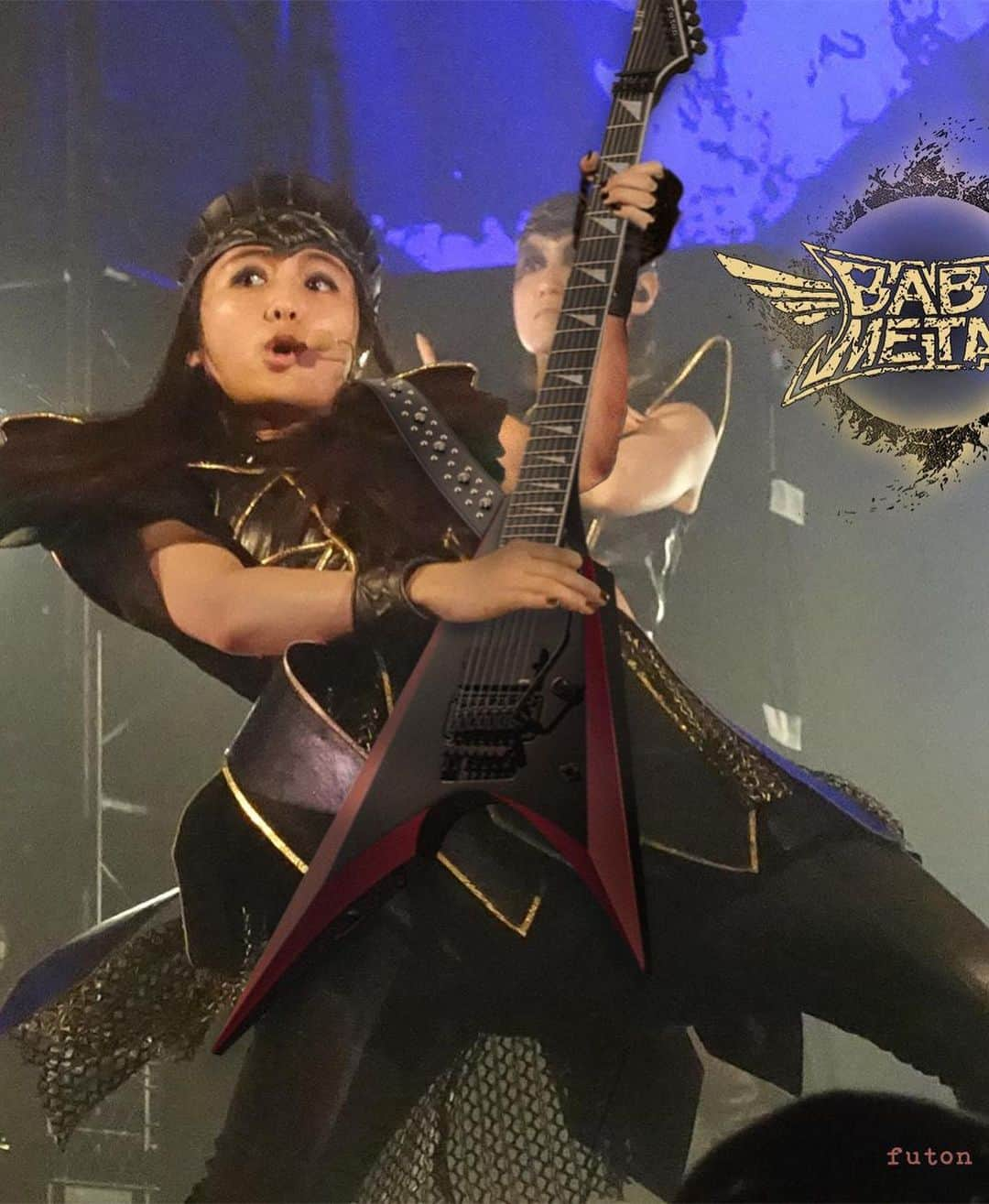 菊地最愛（MOAMETAL）さんのインスタグラム写真 - (菊地最愛（MOAMETAL）Instagram)「Guitar baby 🎸 #moametal #moakikuchi #kikuchimoa #babymetal」1月7日 14時22分 - moa.kikuchi