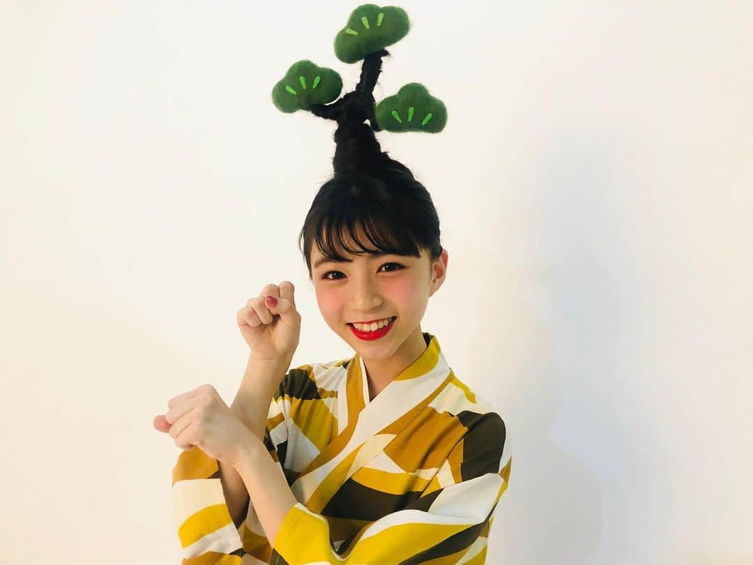 ニコ☆プチのインスタグラム：「🌱🎊 2月号のプチ㋲プライベートは ナオを大特集してるよ🥰🥰 盆栽の話もたっぷり💓 すみずみまでチェックしてね👀🤍  #大里菜桜  #盆栽大使」