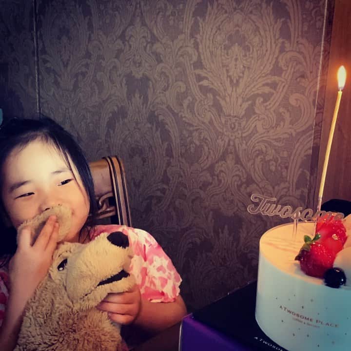 チャヨプのインスタグラム：「✔️ 어 고마워 내사랑❤️ 축하해주신분들  너무 감사드립니다!😍」