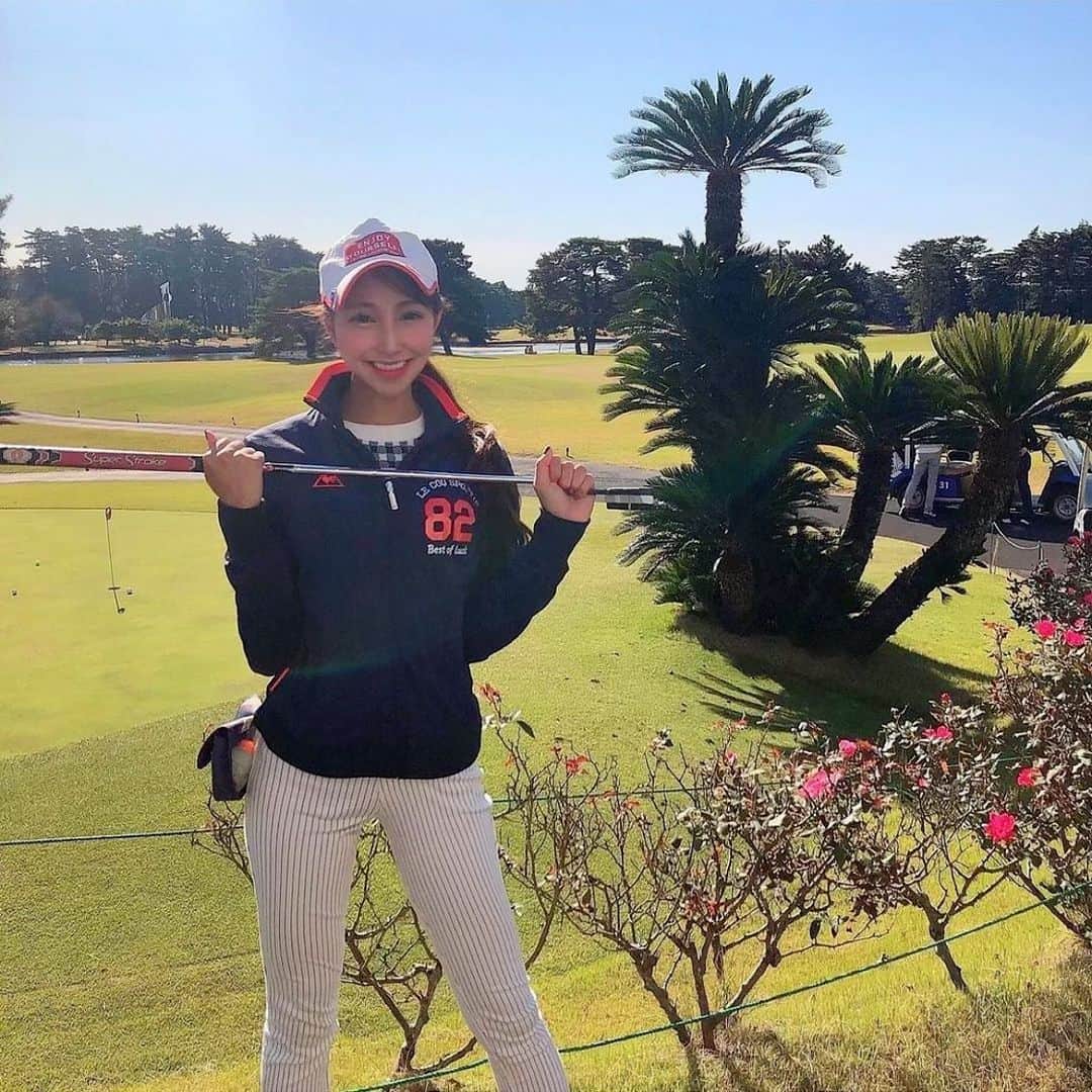りえちのインスタグラム：「ゴルフうまそうな格好してた日🥺笑  霞ヶ浦国際結構好き🤫⛳️  #ゴルフ #ゴルフ女子  #golf #golfgirl #スポーツ女子  #골프 #インスタゴルフ  #골프스타그램  #ラウンド  #ゴルフ好き  #ゴルフ大好き  #女子ゴルフ #女子ゴルファー  #ゴルフ大好き #ゴルフウェア  #ゴルフコーデ  #ゴルフ好きな人と繋がりたい  #ゴルフバカ #ゴルフ練習 #ゴルフ初心者  #ゴルフ場　#エンジョイゴルフ」