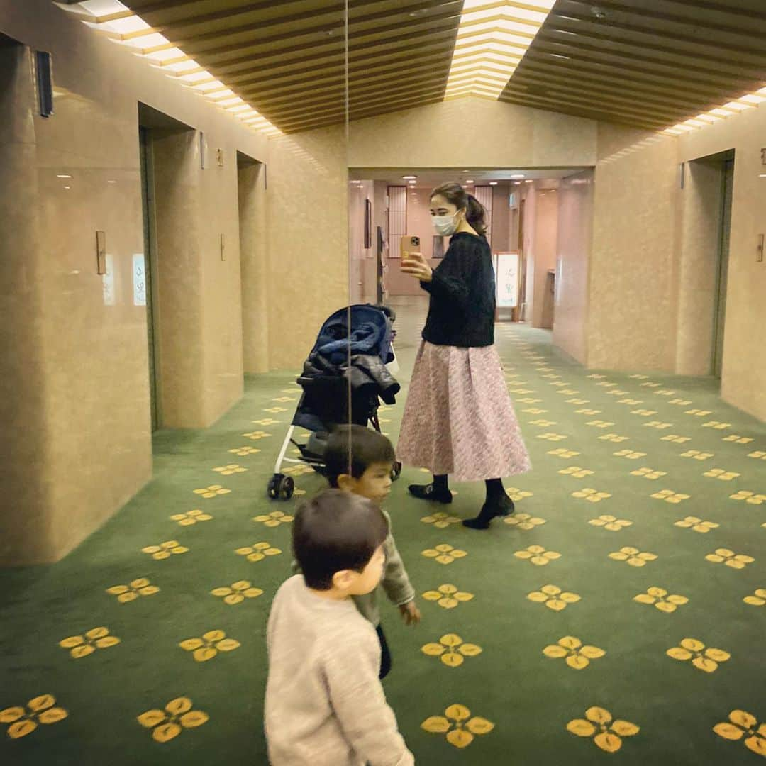 小川ひとみさんのインスタグラム写真 - (小川ひとみInstagram)「今日はオークラの山里で 和食lunch 息子は野菜のおうどん🥬 私は御膳をペロリ🙏 暴風雪の神戸… とっても寒いです❄️ 皆様も暖かくして お過ごしくださいね✨✨ #mamalife」1月7日 15時11分 - hitomy220