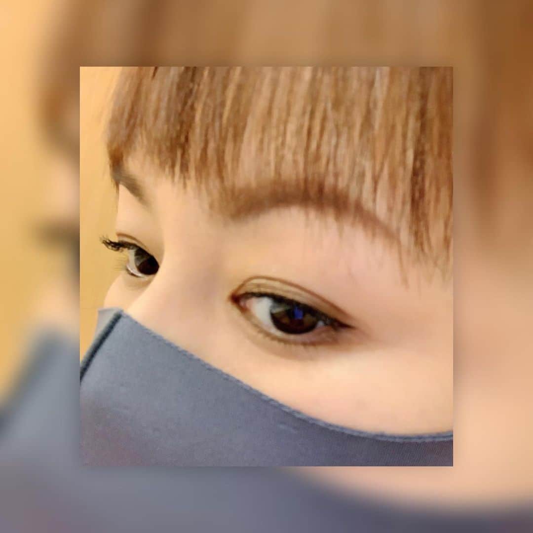 中澤裕子のインスタグラム：「・・  アイメイクがうまくいった🥰  前髪とアイメイクで 気分の上がり下がり決まるよね🤣  今から生放送。 FBSさん「めんたいワイド」  #kate #thelashformer   #mascara #sisterann   #この組み合わせ最強」