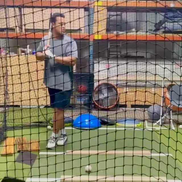ミゲル・カブレラのインスタグラム：「🥴😂 Duro @teamsosabaseball BIEN 😂😂😂😂」