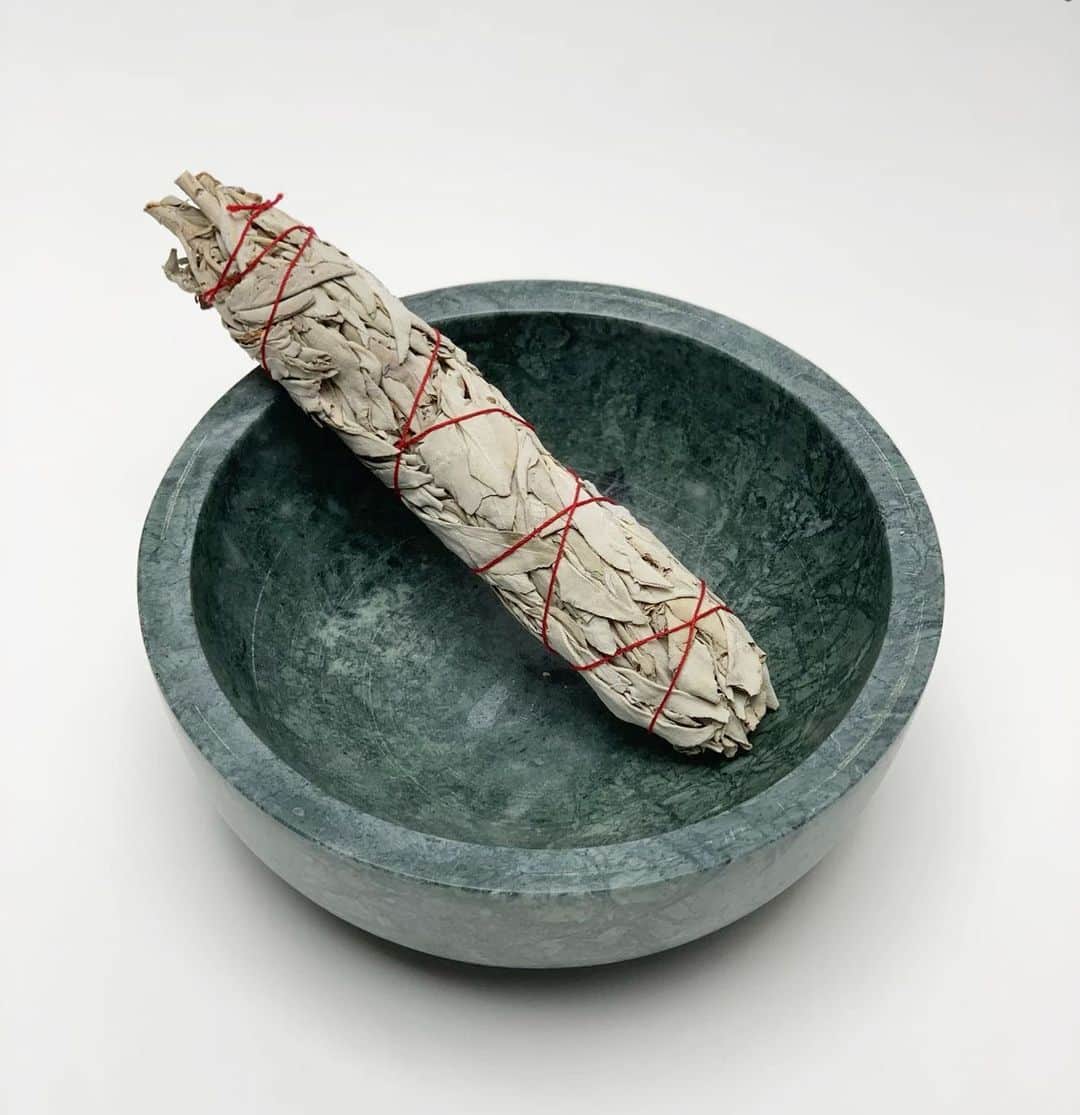 Beam & Anchorのインスタグラム：「Green marble bowl available online.」