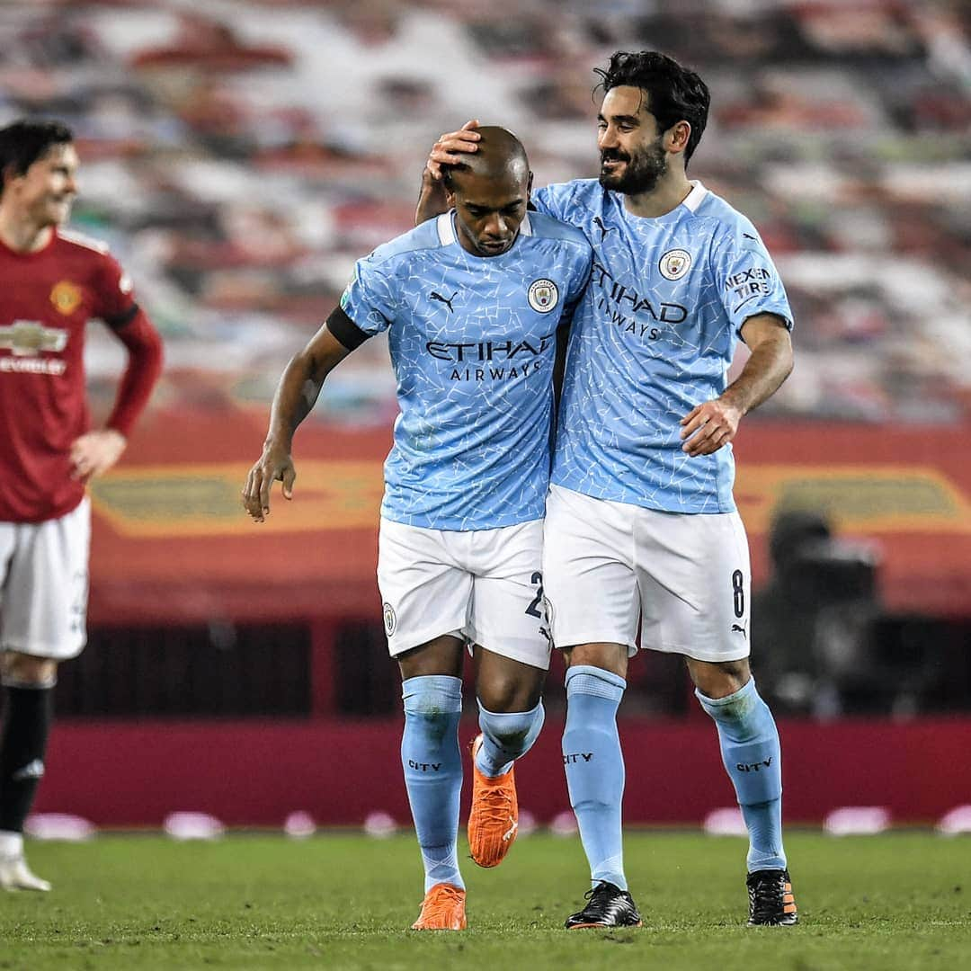 イルカイ・ギュンドアンさんのインスタグラム写真 - (イルカイ・ギュンドアンInstagram)「Another League Cup final booked thanks to a gr8 Wednesday night at Old Trafford! ⚽🎱🏆 & another gr8 defensive work from everyone! 💪🏼 #derbywinners 💙 @ManCity」1月7日 7時07分 - ilkayguendogan