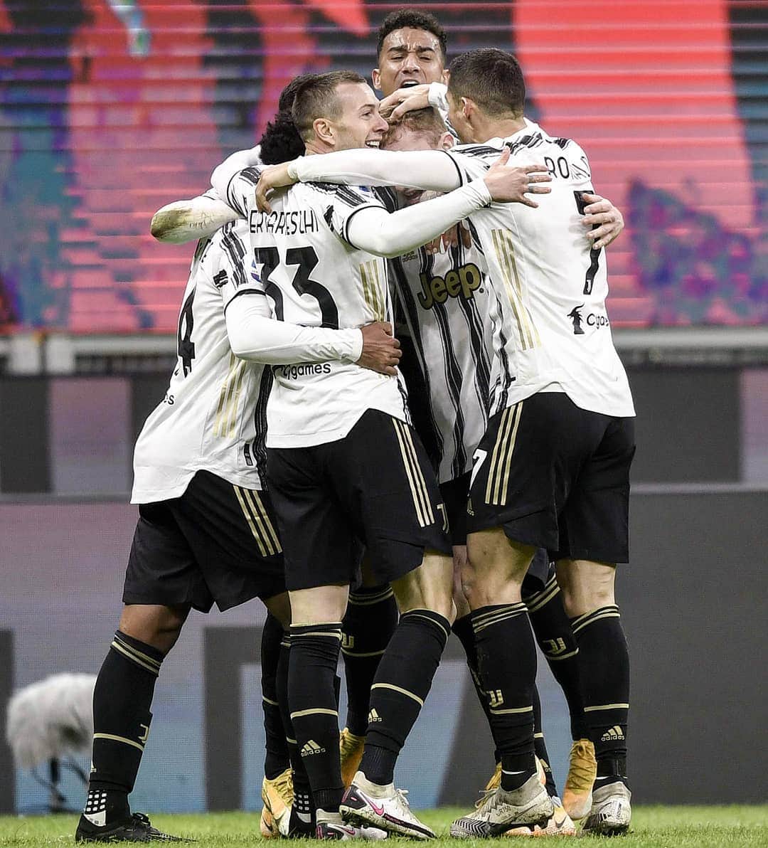 フェデリコ・ベルナルデスキのインスタグラム：「More than 3️⃣ points #MilanJuve #FinoAllaFine」