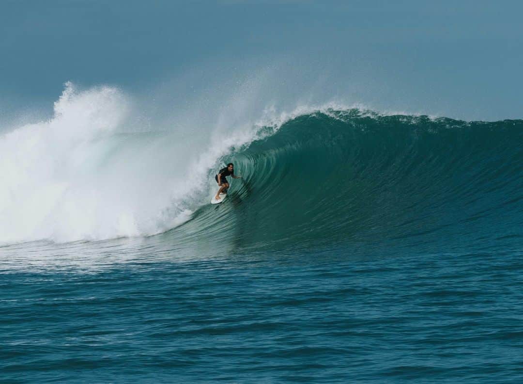 surflineさんのインスタグラム写真 - (surflineInstagram)「Not Pipeline. (Though yeah, it’s still going off there.) It’s the Caribbean coast of Costa Rica, which has also been going off. Here’s @nicvonrupp enjoying.  📷: @mendodornellas」1月7日 7時16分 - surfline