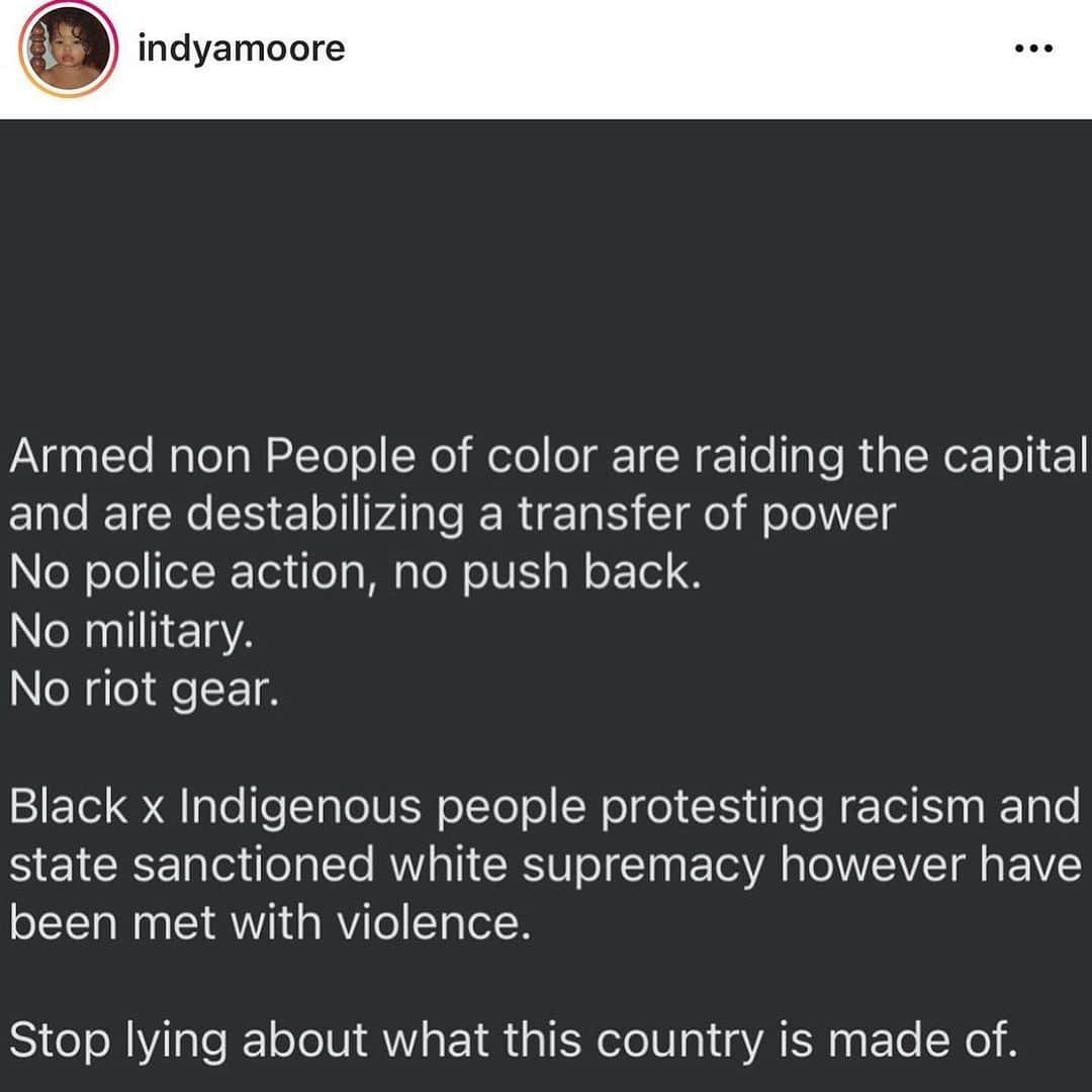 デミ・ロヴァートさんのインスタグラム写真 - (デミ・ロヴァートInstagram)「Horrible day for our country. I have no words right now while watching the news.   Reposting images from @laurenjauregui」1月7日 7時31分 - ddlovato