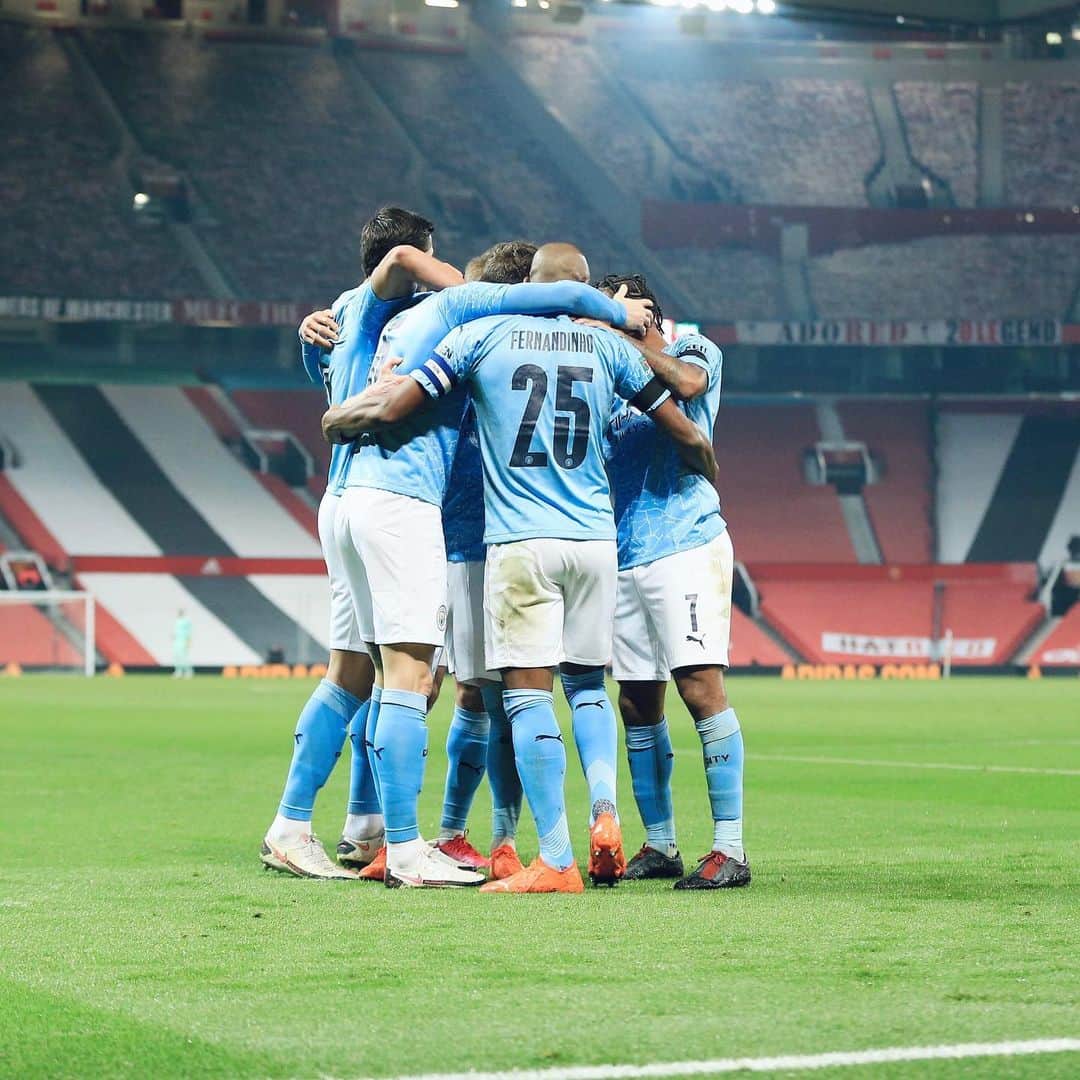 フェルナンジーニョのインスタグラム：「What a great night! 🙏🏾 Excellent performance and the most important, we’re going to another final. 💪🏾💪🏾 Honoring the memory of Colin Bell, I’d like to send my condolences to his family and friends. 💙 #wearecity」