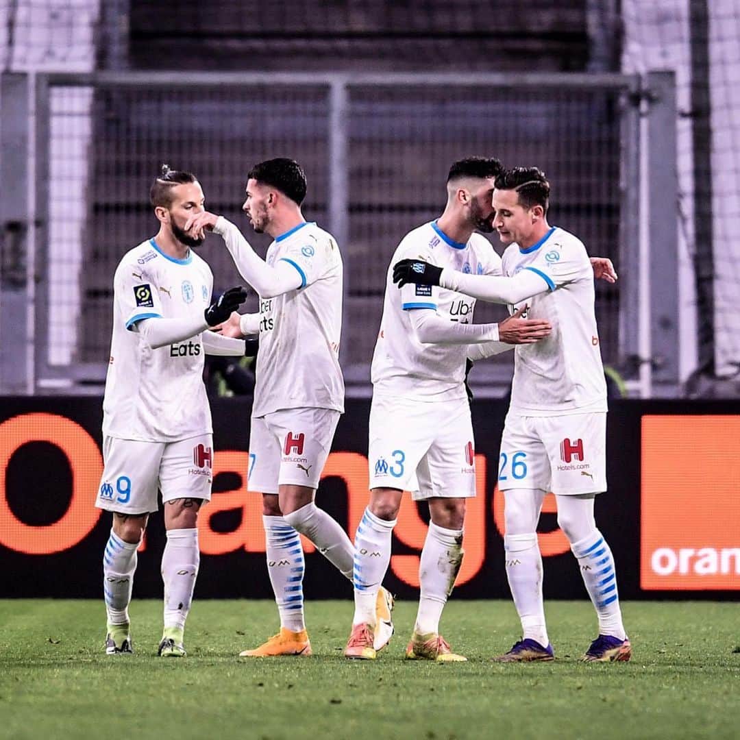 リーグ・アンさんのインスタグラム写真 - (リーグ・アンInstagram)「🆕 𝟚𝟘𝟚𝟙 🎉 L'@olympiquedemarseille commence bien l'année 🤗 👋 !  🆚 #OMMHSC (3-1)   Marseille start 2021 off on the right foot! • • #Ligue1UberEats #DimitriPayet #Payet #OM #OlympiquedeMarseille #OrangeVelodrome #Marseille」1月7日 7時41分 - ligue1ubereats