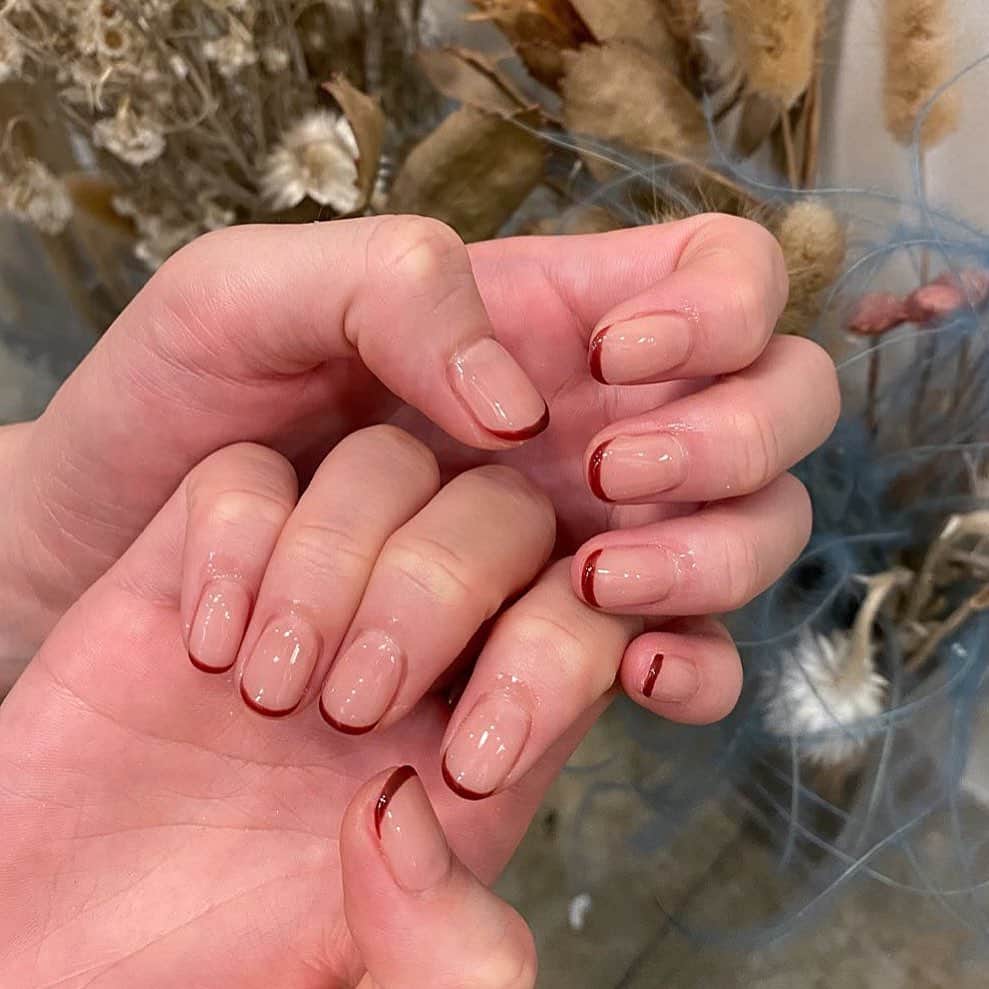 中沢結のインスタグラム：「今回もmaria(@chipieee_nail_maria)さんネイル💅🏻🤍﻿ ﻿ いつも居心地よくて、センスの良い信頼できるネイリストさん ♡︎﻿ ﻿ ピンクベージュにボルドーのフレンチ🧺﻿ よく褒めてもらえるお気に入りネイルです！﻿ ﻿ @chipieee_ebisu」
