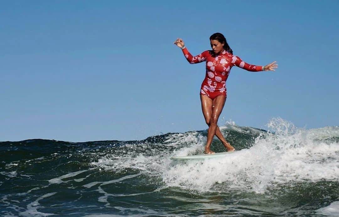 のインスタグラム：「Let’s all enjoy the ride #wetsuitwednesday」
