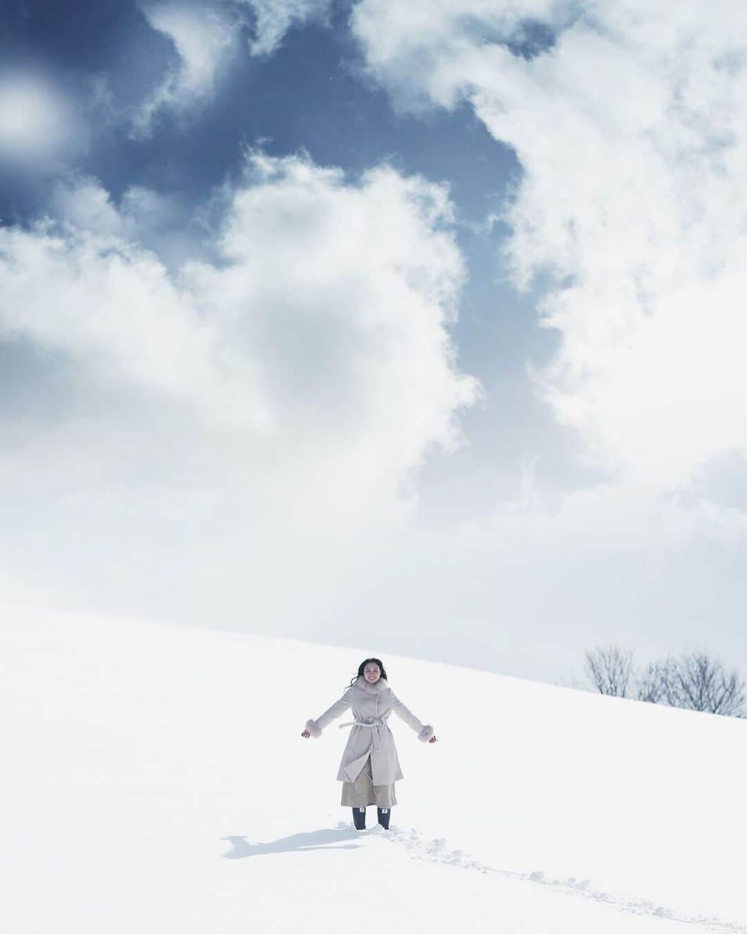 ののさんのインスタグラム写真 - (ののInstagram)「. 爆弾低気圧が来る…⛄️ 着込んで暖かくします❄️  #過去pic  Photographer.しゃぼんさん　@shabon  #ポートレート#昨日撮り#雪国#岩手県#岩手#東北#雪#雪山#雪ロケ#青空#冬服#コート#冬コーデ#東京カメラ部#被写体#portrait#igers#good_portraits_world#tokyocameraclub#japan#winter#snow#fineart」1月7日 8時17分 - nonoko0309