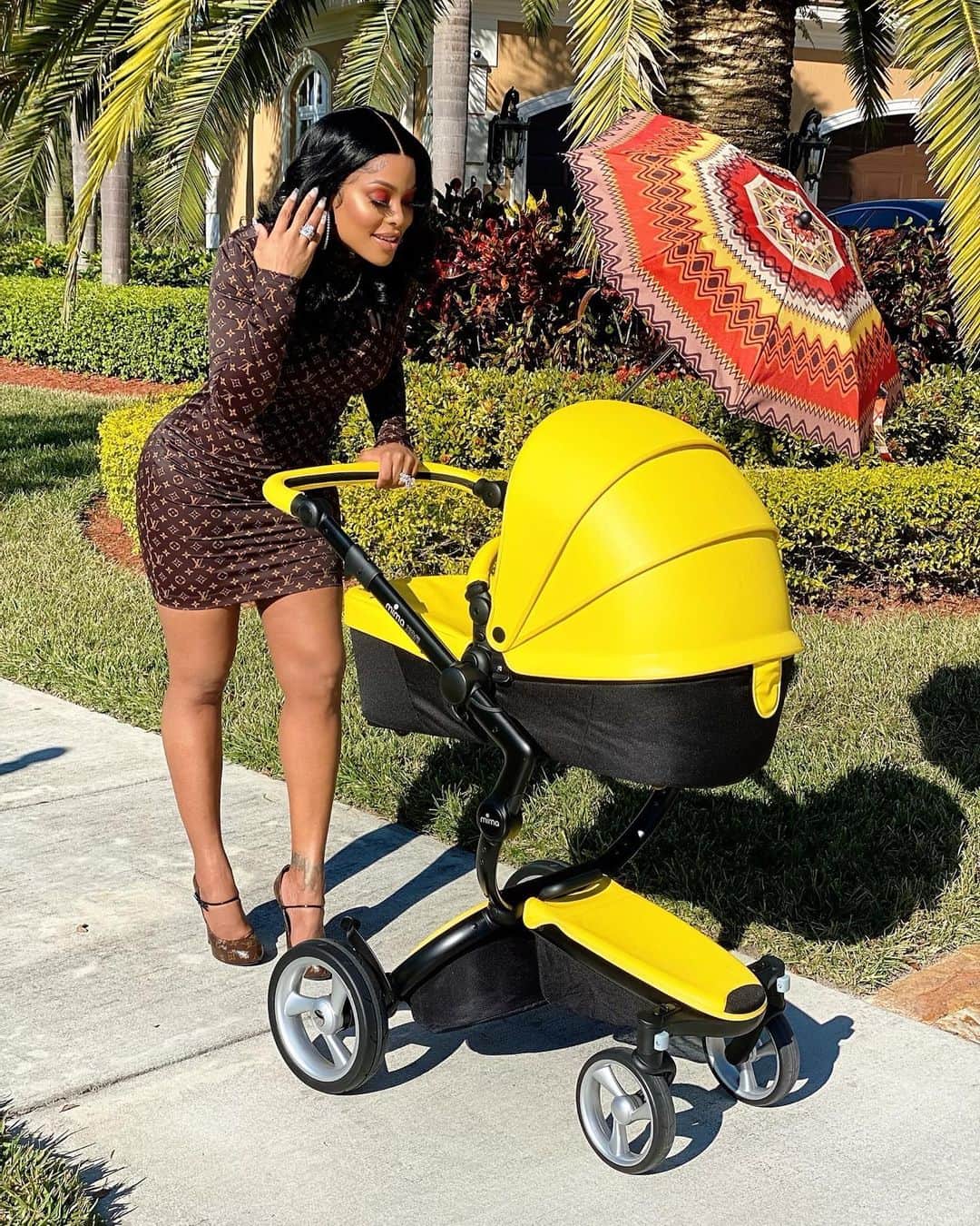グッチ・メインのインスタグラム：「Happy birthday to my wife the best wife in the world I love you and adore you Mrs Davis you are amazing I am a lucky man ❤️ @keyshiakaoir」