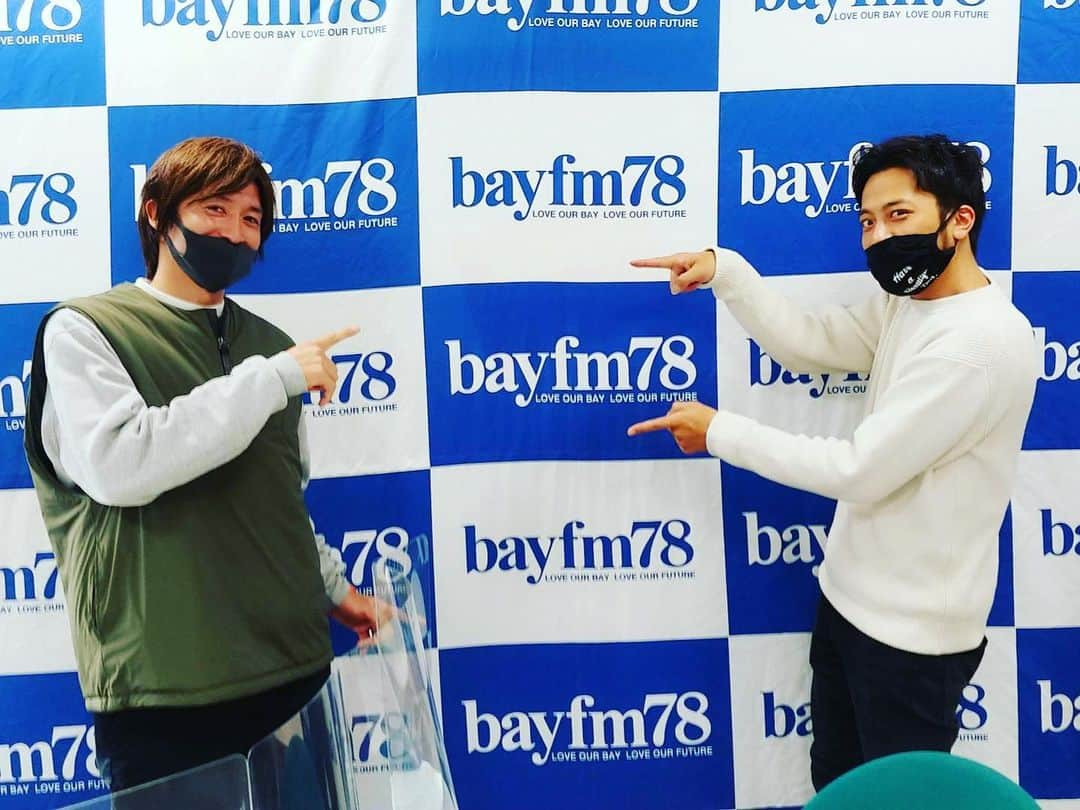 光永亮太さんのインスタグラム写真 - (光永亮太Instagram)「朝早くから駆けつけてくれたこの男に番組乗っ取られないようにしなきゃ（笑）  みんなもありがとう！  また来週ー。 はばびゅ〜！！  #bayfm #パワーベイ #増嶋竜也 #朝早くからありがとう #jefunited #ジェフユナイテッド千葉」1月7日 9時02分 - mitsunagaryota