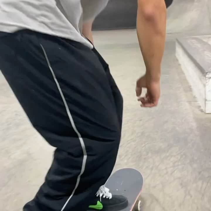 カルロス・リベイロのインスタグラム：「2020 insta recap raw swipe for next part of the video 👊🏽」