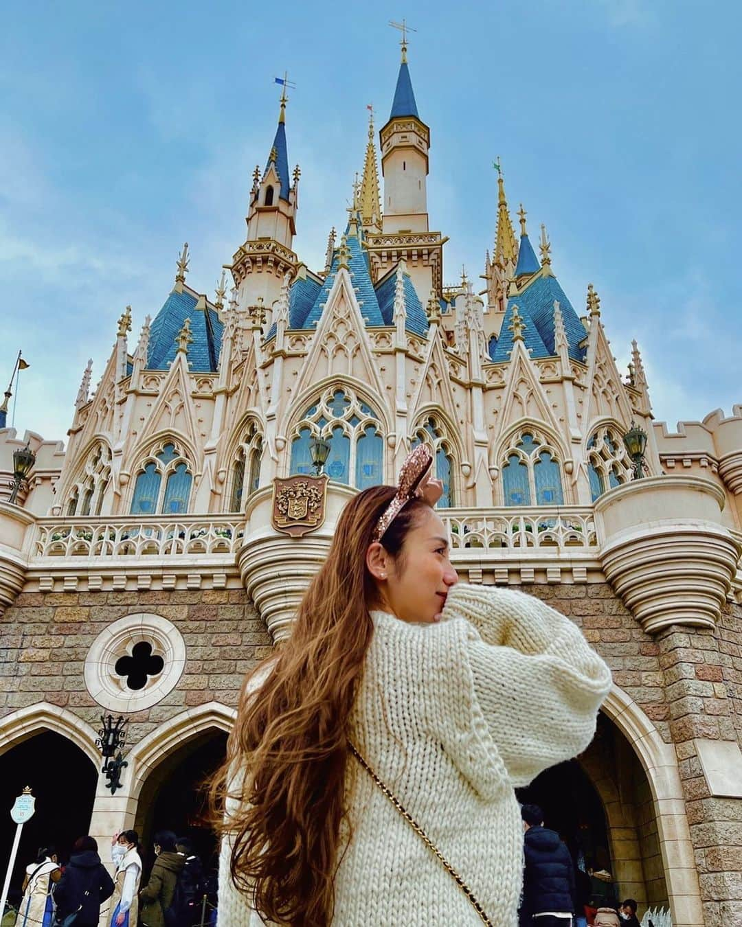 kazumi_rippleのインスタグラム：「・ ・ 久々のDisneyland🏰🐭🎀 寒かったけど楽しかった♡♡ ・ ・」