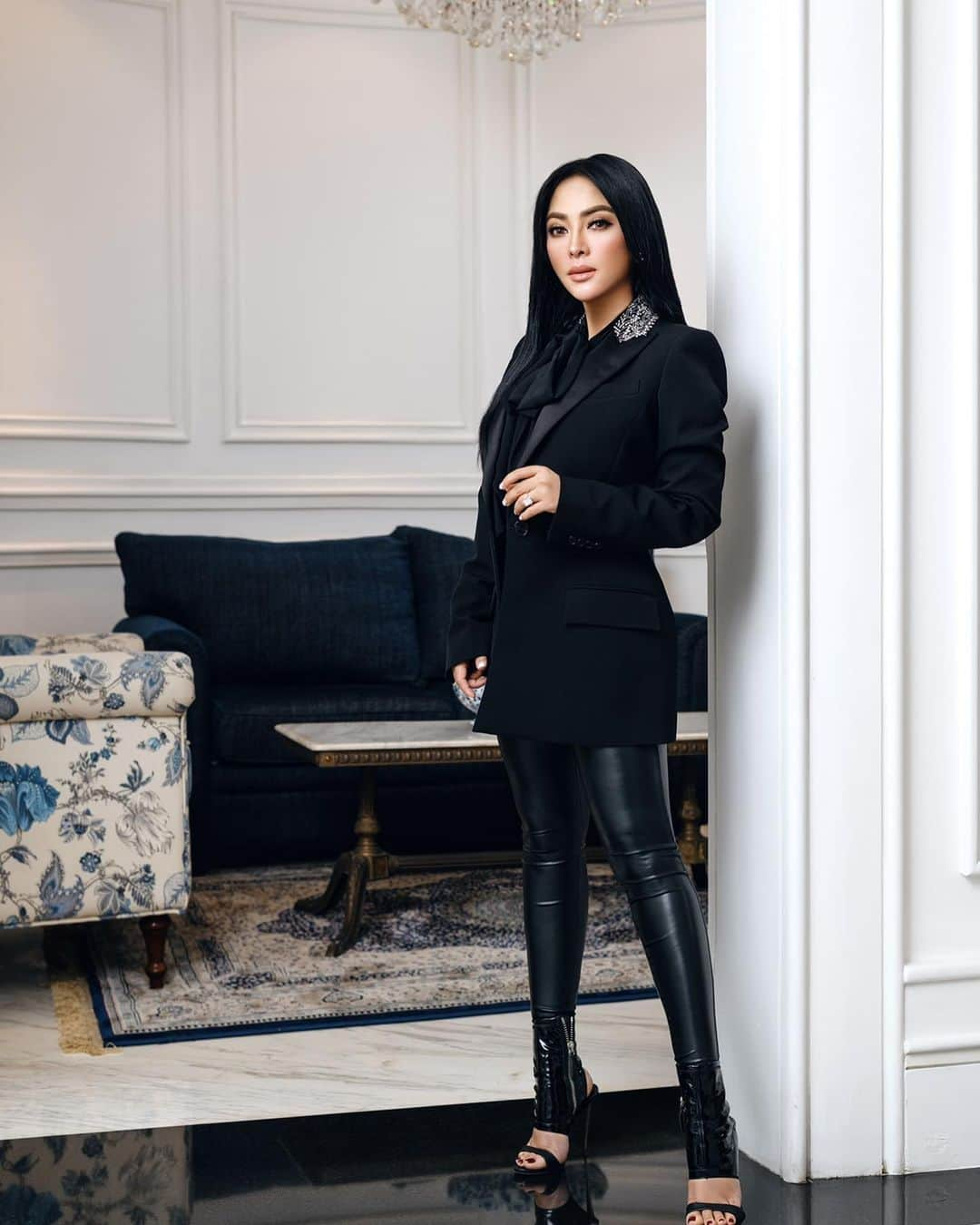 Syahriniさんのインスタグラム写真 - (SyahriniInstagram)「• In @givenchyofficial For @tatlerindonesia !  ...  Jewelry Belt,Leather Pants And Shoes From My Private Collection !  ________________ 𝓢𝓨𝓡 ______________  #PrincesSyahrini #TatlerIndonesia」1月7日 9時32分 - princessyahrini