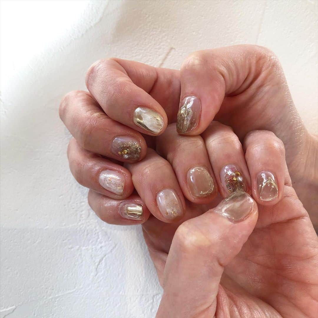 増山敬子のインスタグラム：「newnail💅🏻✨✨ #ニュアンスネイル  @nailsalon_factorygirl」
